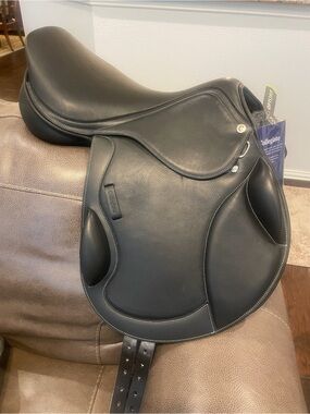 Collegiate Degree black Monoflap event saddle- 17” seat- NEW